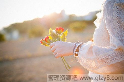 绨
