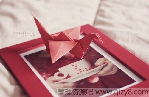 飬س