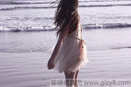 竹木地板立夏保养窍门 竹炭防潮好帮手