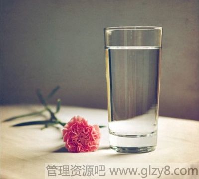 水烧开不能立刻喝