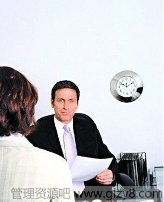HRЩ