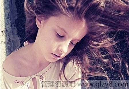 心情怨恨的女生签名