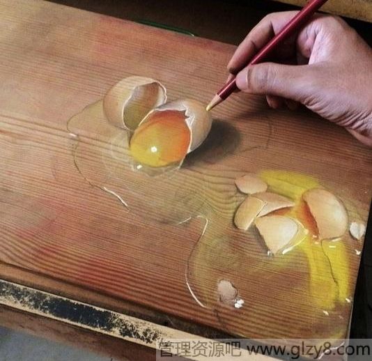 艺术家Ivan Hoo木头上作画，跪了