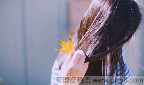 䣡