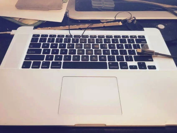 Macbook进水了怎么办?